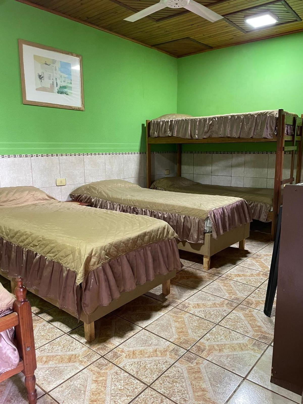 Residencial Arcoiris Hotel Puerto Iguazú Kültér fotó