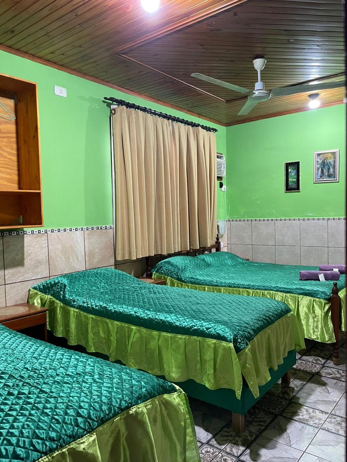 Residencial Arcoiris Hotel Puerto Iguazú Kültér fotó