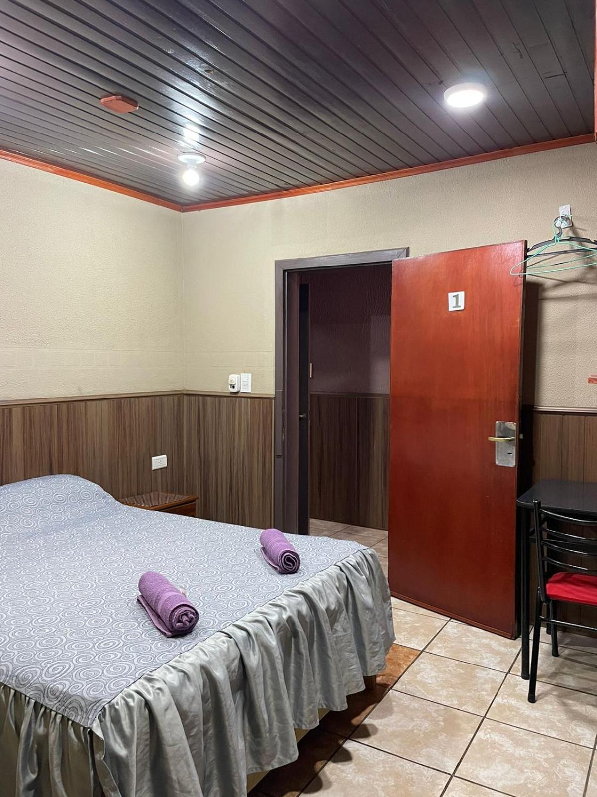 Residencial Arcoiris Hotel Puerto Iguazú Kültér fotó